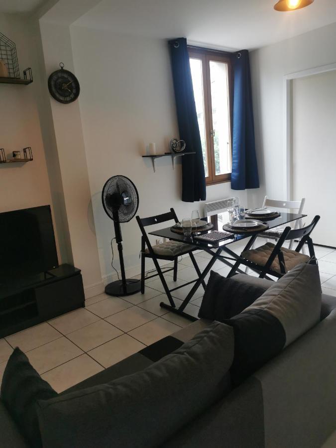 Charmant Appartement A 1 Minute Du Lac Annecy Bagian luar foto